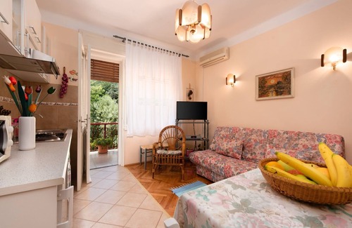 Lovran Apartamento | Elegant Lovran Apartment With Large Outdoor Area