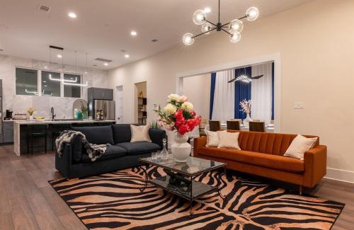 Washington Ave./ Memorial Park Casa | Elegant Luxury in Heart of Houston w Rooftop & Grill