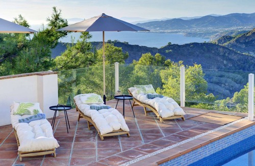 Almuñécar Villa | Elegante Villa de Lujo con Vistas Impresionantes al Mediterráneo