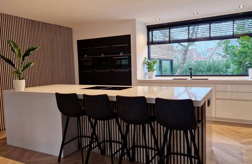 Leidschenveen-Ypenburg Casa | Elegant Luxury Villa with Spacious Garden - Perfect for Families and Friends