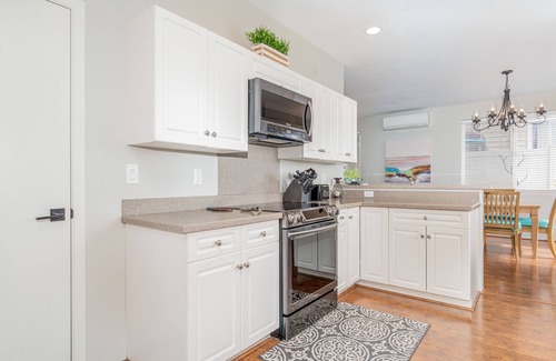 Makakilo City Casa | Elegant Makakilo Elele 48: 2BR w/ Stunning Ocean Views, Workspace & Lanai
