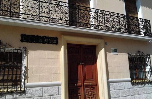 Pozo-Lorente Cabaña | Elegante Casa Señorial cerca de Alcalá del Jucar con Piano!