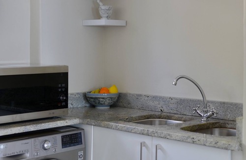 Bantry Bay Apartamento | Elegant Mawethu Apartment | Breathtaking Sea Views