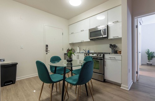 Downtown Apartamento | Elegant & Modern 2BR/2BA Apartment