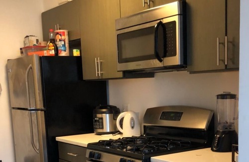 Alexandria West Apartamento | Elegante apartamento moderno con una vista increíble, a 10 minutos de DC
