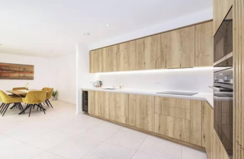 Stepney Green Apartamento | Elegant & Modern London Flat with Parking & Prime Location
