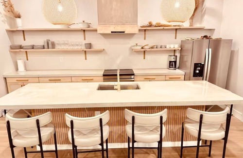 East Side Casa | Elegant Modern Scandinavian Compound HOT TUB 12 bedrooms 6 bath Atlanta