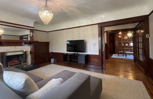 North Berkeley Casa | Elegant North Berkeley Home Prime Location!