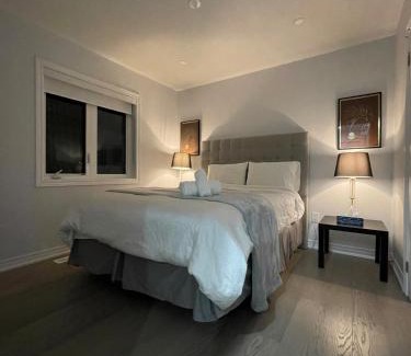 Oakville Casa | Elegant Oakville Town Residece