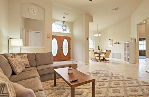 Ocala Casa | Elegant Oasis - Unwind in Luxury