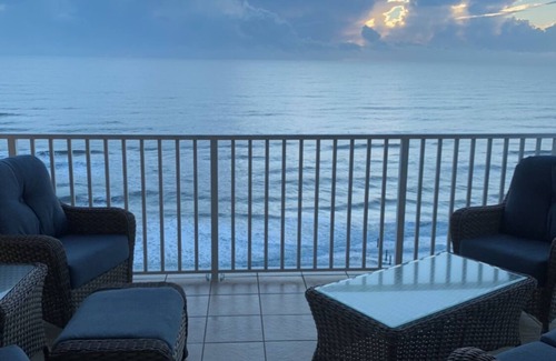Ocean View Halifax Estates Condominio | Elegant Oceanfront Condo - SE Corner Uni- noveno piso