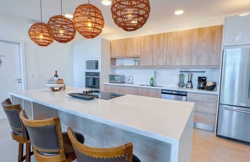 Jacó Apartamento | Elegant Oceanview Penthouse - Steps from Jaco Beach & Nightlife