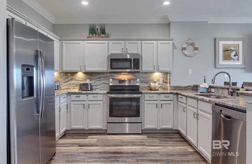 Orange Beach Condominio | Elegant Orange Beach Condo for Extended Getaways - Minimum 15-Day Stay