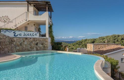 Baja Sardinia Apartamento | Elegant Residence Ea Bianca 2 Bedroom sleeps 6 plus extra bed available