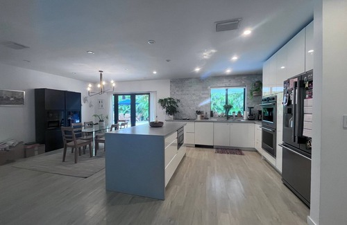 Palmetto Bay Casa | Elegant Retreat Near Thallata Estate - spacious and modern amenities
