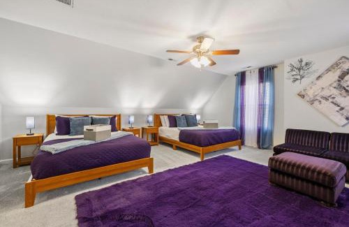 Varina Casa | Elegant Retreat! Spacious with Outdoor Fireplace!