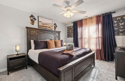 Varina Casa | Elegant Retreat! Spacious with Outdoor Fireplace!