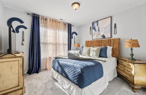 Varina Casa | Elegant Retreat! Spacious with Outdoor Fireplace!
