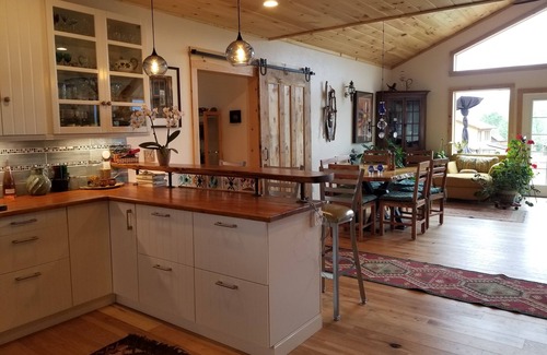 Ridgway Casa | Elegant Ridgway Retreat with Hot Tub & Fireplace