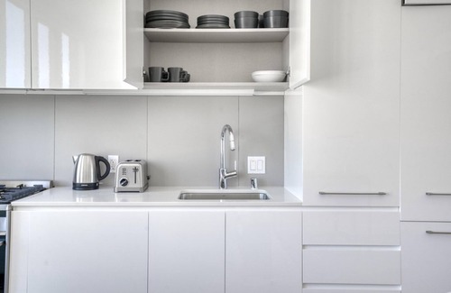 South Beach Apartamento | Elegant Rincon Hill 1BR w/ W/D, Gym & Pool, near Tech HQs, by Blueground