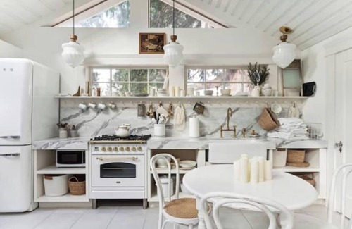 Highline Casa | Elegant & Romantic Farmhouse, Natural Light!
