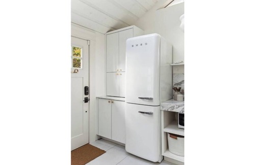 Highline Casa | Elegant & Romantic Farmhouse, Natural Light!