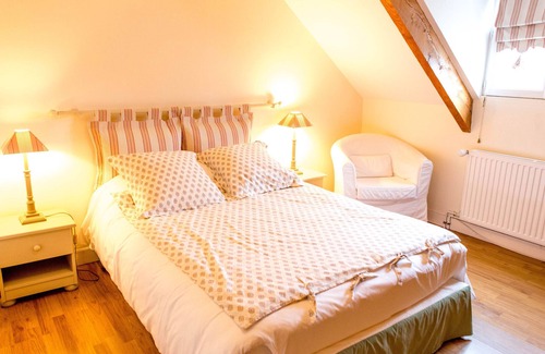Guilly Cama Y Desayuno | Elegante habitación junto al Loira, cerca de París