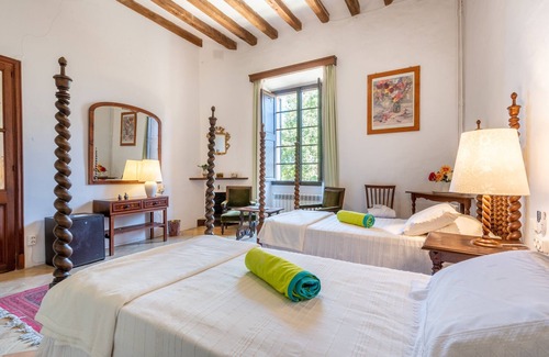 Inca Casa | Habitación elegante en casa de huéspedes "Son Vivot" con piscina, terrazas y Wi-Fi