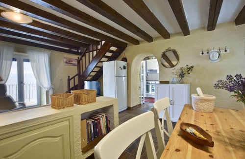 Agios Ioannis Peristeron Cabaña | Elegant Seaview Estate