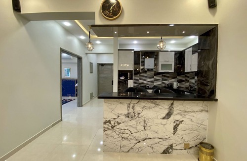 Karachi Apartamento | Elegant & Spacious 2br family apt, Sharahe Faisal