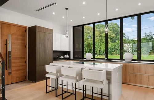 Charlotte Apartamento | Elegant Steel Frame Home unit #102
