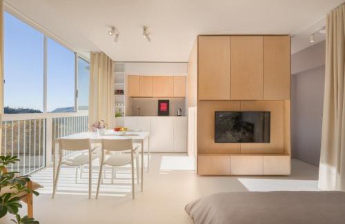 Nova Gorica Apartamento | Elegant Studio Apartment with Panoramic View