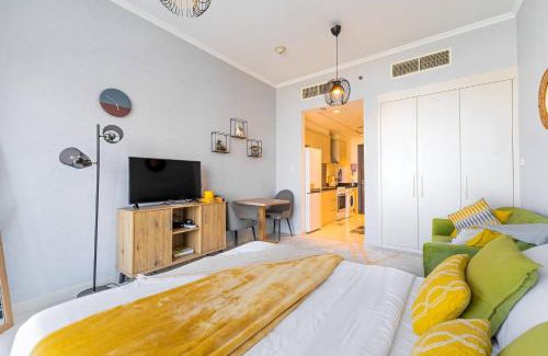 Dubai Apartamento | Elegant Studio in Damac Hills - Exclusive Living with Premium Amenities, Managed by Think Realty