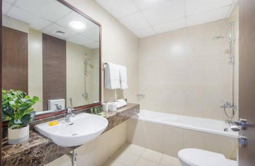Jadaf Apartamento | Elegant Studio with Canal View and Close to Metro