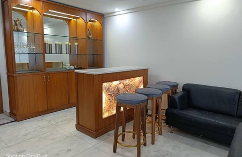 New Delhi Apartamento | Elegant/Stunning 3 BHK Apt in Connaught Place