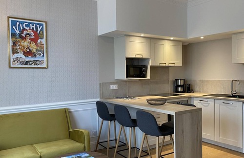 Vieux Vichy Apartamento | Apartamento Moderno en el Corazón de Vichy con WiFi, Cocina Equipada y Estacionamiento Gratis
