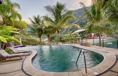 Boca de Tomatlán Casa | Elegant Suite With Beach View
