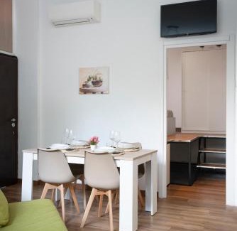 Affori Apartamento | Elegant Sweet Home Suite - Milan, 15 minute Duomo