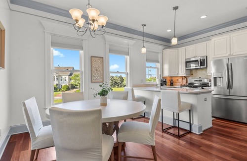 Savannah Casa | Elegant Townhome, Family Friendly, Quiet