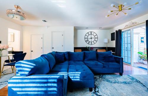Tallahassee Casa | Elegant Townhome Retreat with King Bed Near I-10, Capitol, FSU & FAMU