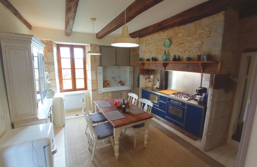 Mauroux Casa | Elegant traditional property