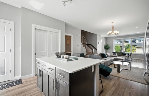Fort Gary Casa | Elegant Two Bedroom Duplex