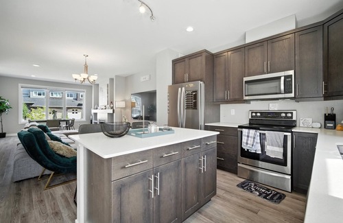Fort Gary Casa | Elegant Two Bedroom Duplex