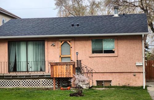 Forest Lawn Casa | Elegant upper unit bungalow - 10 mn from downtown