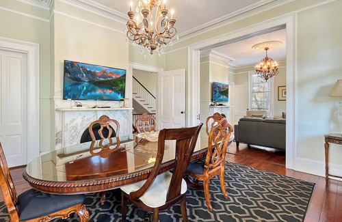 Old West Broad Neighborhood Casa | Elegant Upper Unit in Historic Savannah
