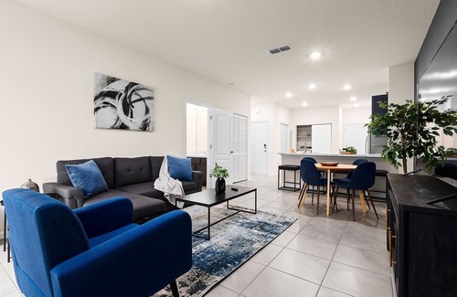 Baymeadows Casa | Elegant & Upscale 2BR Townhome
