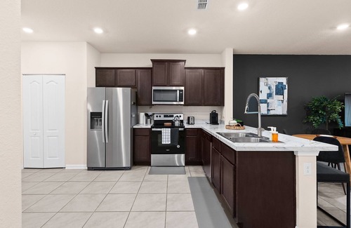 Baymeadows Casa | Elegant & Upscale 2BR Townhome