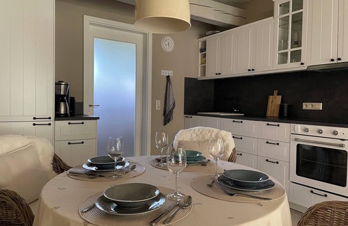 Zolkow Apartamento | Elegant vacation apartment in a large garden