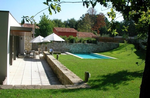 Vilarelho Villa | Villa elegante, Caminha. Piscina temperada. Gran jardín. Cerca de las ciudades de mercado y playas.