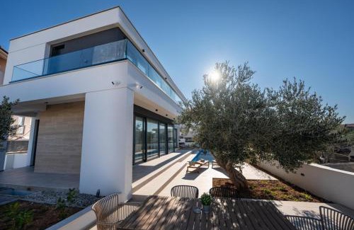 Zrce Villa | Elegant Villa Cataleya with private pool and sauna